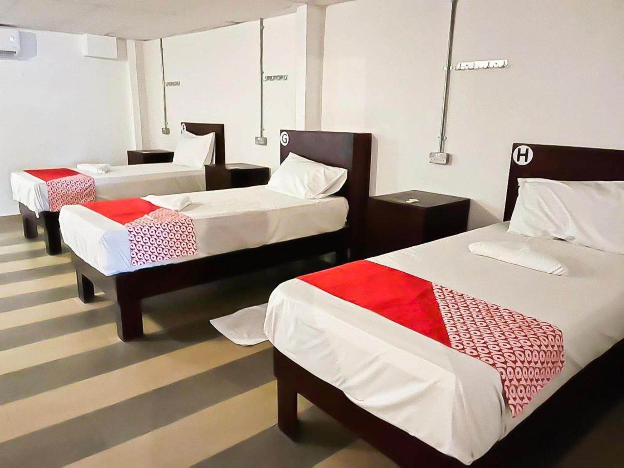 Super Oyo 90572 J Hotel Masjid India 쿠알라룸푸르 외부 사진