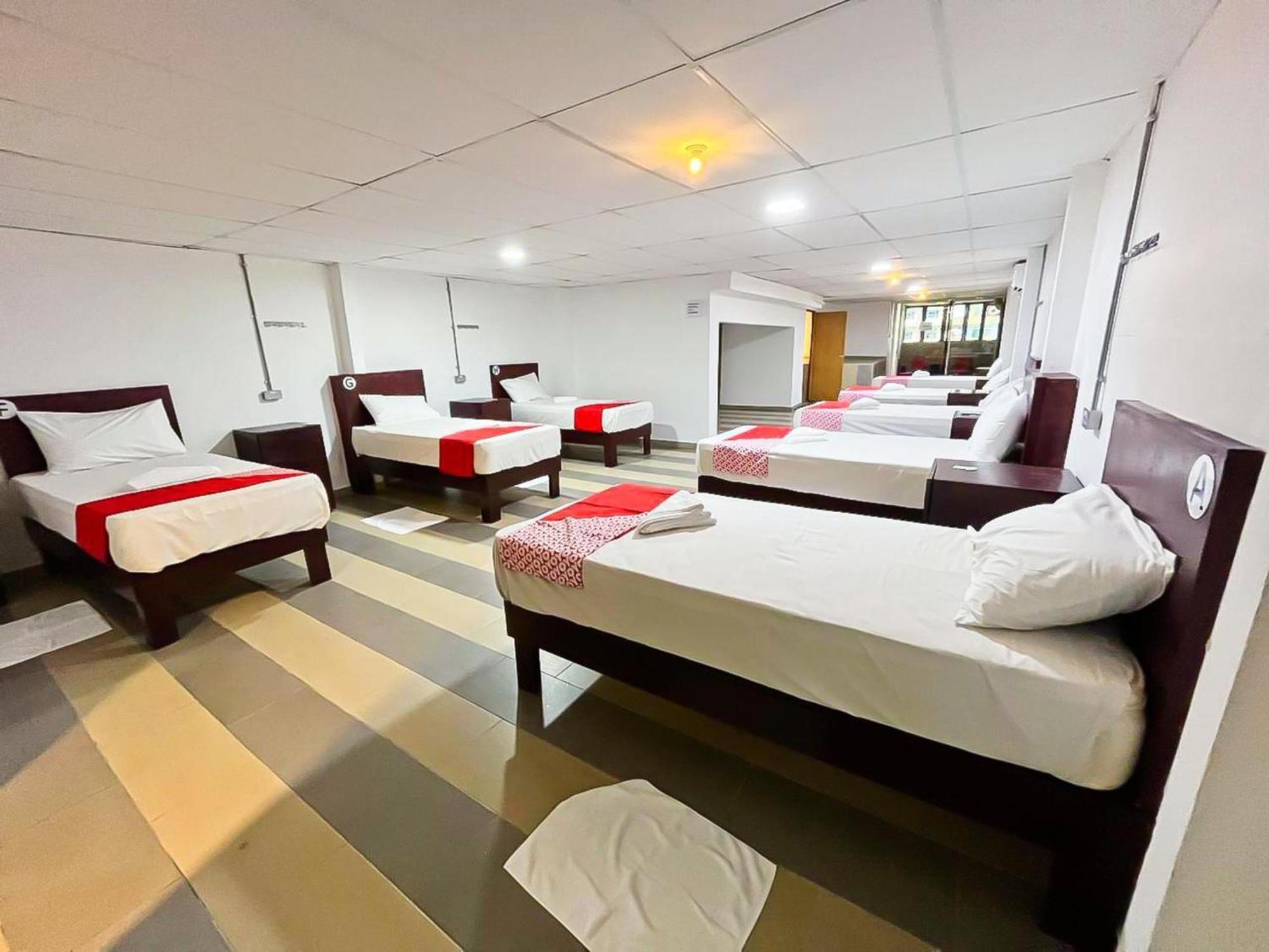 Super Oyo 90572 J Hotel Masjid India 쿠알라룸푸르 외부 사진