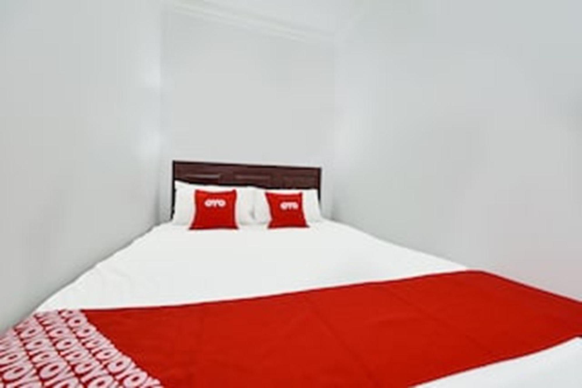 Super Oyo 90572 J Hotel Masjid India 쿠알라룸푸르 외부 사진