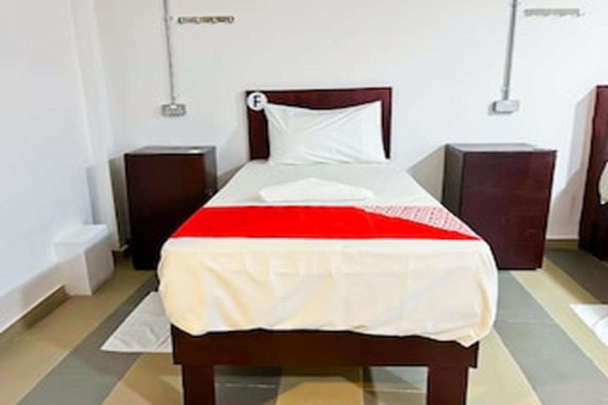 Super Oyo 90572 J Hotel Masjid India 쿠알라룸푸르 외부 사진